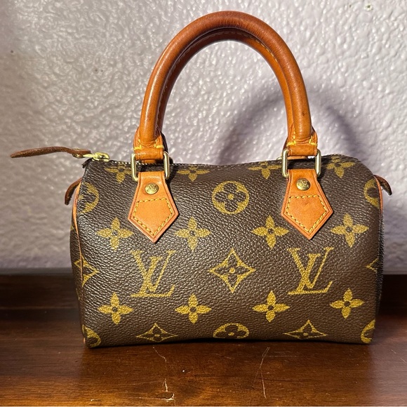 Authentic Louis Vuitton Mini HL Speedy🤎💛 - Picture 15 of 16